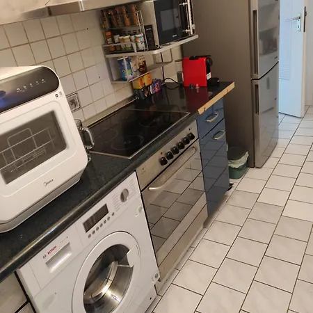 Stylish With Balcony In A Location & Near Oktoberfest 홈스테이 *